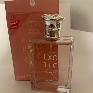 Fruity Symphony Setting Spray - Pink